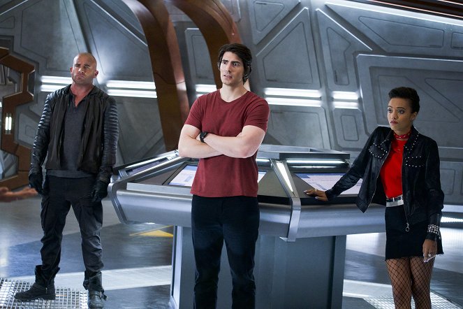 Dominic Purcell, Brandon Routh, Maisie Richardson-Sellers