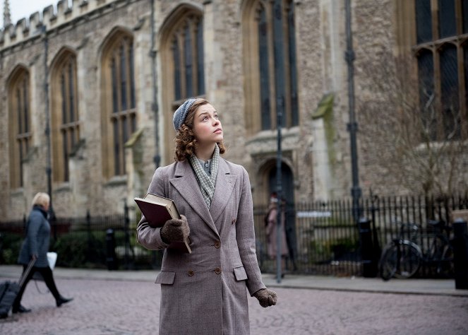 Red Joan - Photos - Sophie Cookson