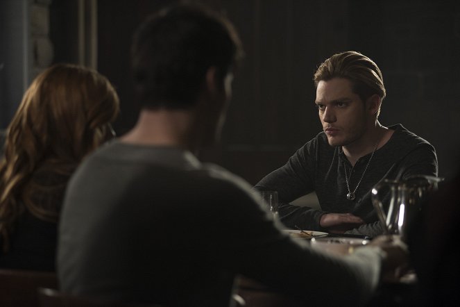 Shadowhunters: The Mortal Instruments - To the Night Children - Photos - Dominic Sherwood