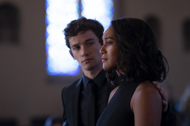 Pretty Little Liars: The Perfectionists - Sex, Lies and Alibis - Photos - Eli Brown, Sydney Park