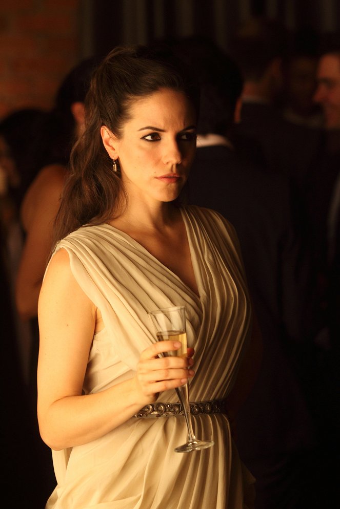 Lost Girl - Can't See the Fae-Rest - Photos - Anna Silk