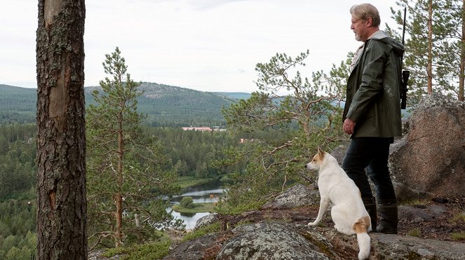 Metsästäjät - Episode 1 - Kuvat elokuvasta - Rolf Lassgård