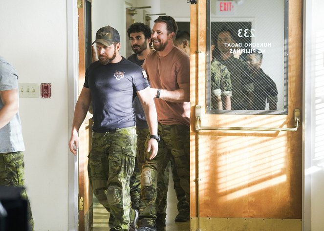 SEAL Team - Paradise Lost - Kuvat elokuvasta - A. J. Buckley, Justin Melnick, Tyler Grey
