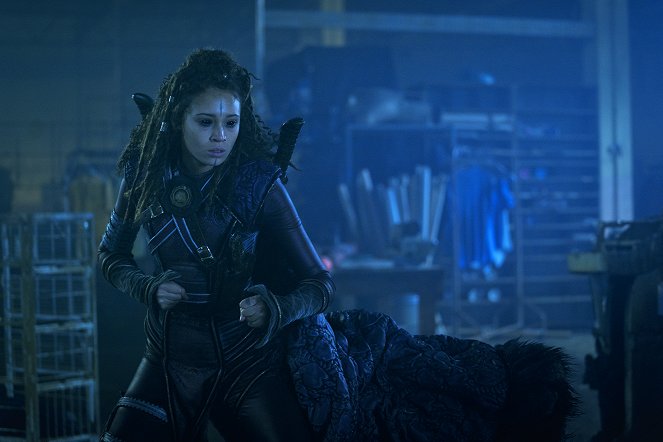 Into the Badlands - Chapter XXVII: The Boar and the Butterfly - Van film - Ella-Rae Smith