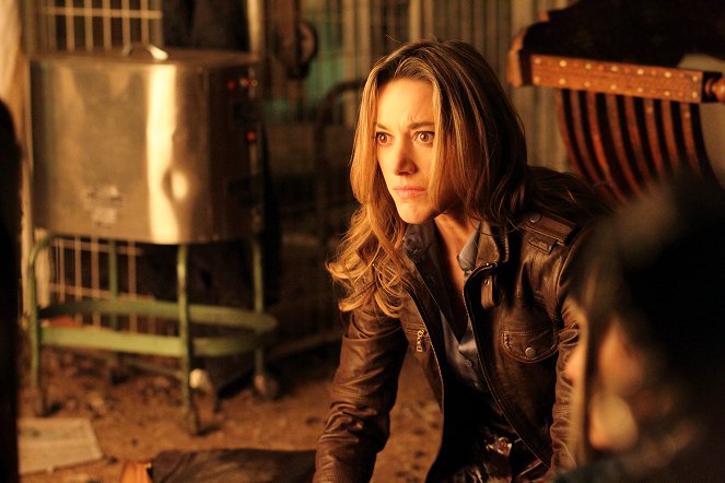 Lost Girl - Flesh and Blood - Photos - Zoie Palmer