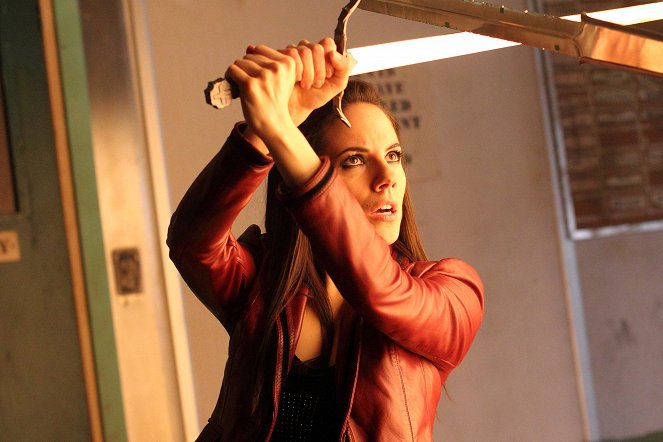 Lost Girl - Flesh and Blood - Photos - Anna Silk