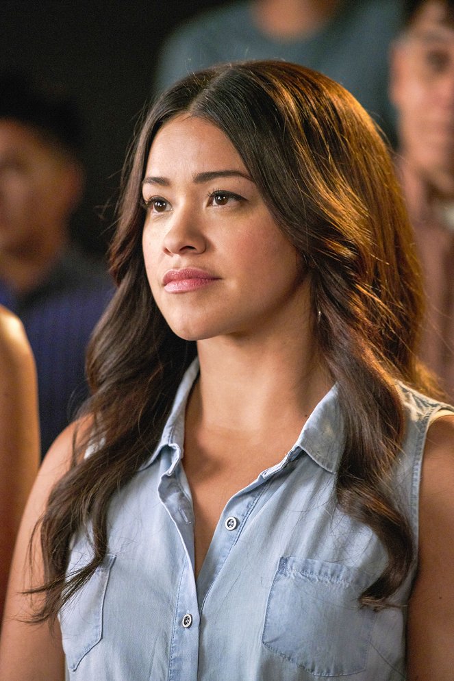 Jane the Virgin - Chapter Fifty-Three - Photos - Gina Rodriguez
