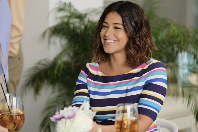 Jane the Virgin - Chapter Fifty-Six - Photos - Gina Rodriguez