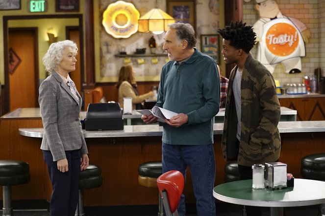 Superior Donuts - The Chicago Way - Photos - Judd Hirsch, Jermaine Fowler