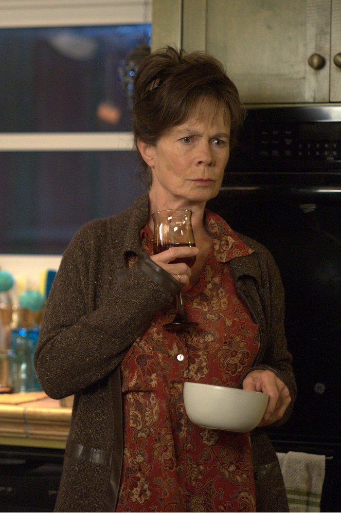 Better Things - Season 3 - What Is Jeopardy? - Photos - Celia Imrie