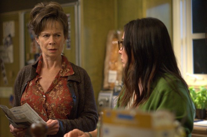 Better Things - What Is Jeopardy? - Photos - Celia Imrie