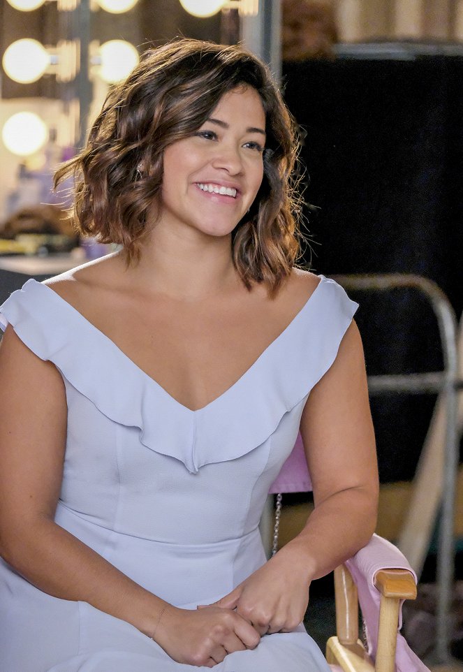 Jane the Virgin - Chapter Fifty-Nine - Photos - Gina Rodriguez