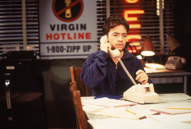 Married with Children - Season 9 - Dial "B" for Virgin - Van film - David Faustino