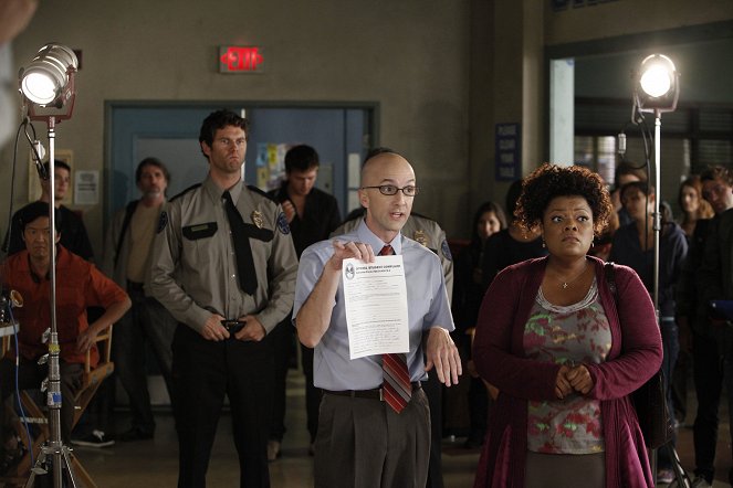 Community - Messianic Myths and Ancient Peoples - Photos - Jim Rash, Yvette Nicole Brown