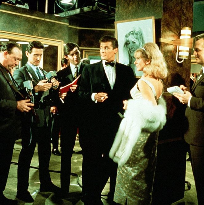 The Fiction Makers - Do filme - Roger Moore, Sylvia Syms