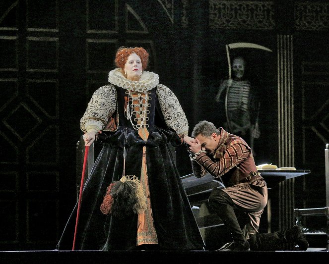 Roberto Devereux - Photos