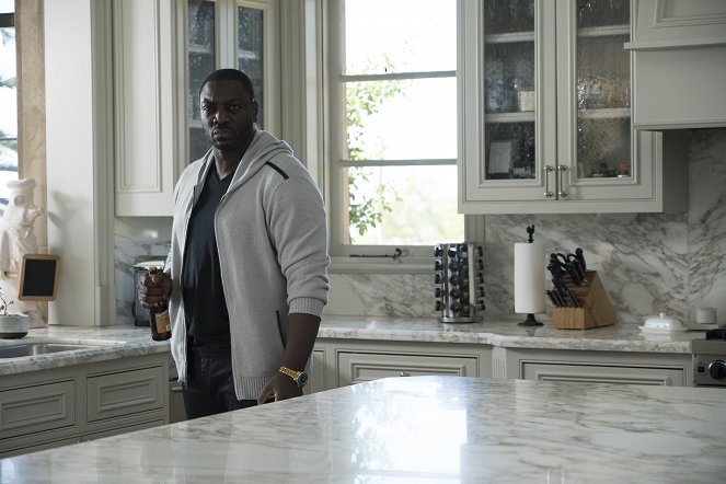 The Fix - Pilot - Filmfotos - Adewale Akinnuoye-Agbaje