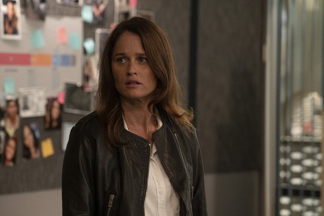 The Fix - Lie to Me - Photos - Robin Tunney