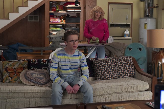 The Goldbergs - I Lost on Jeopardy! - Photos - Sean Giambrone, Wendi McLendon-Covey