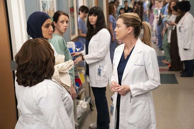 Grey's Anatomy - Die jungen Ärzte - Stumme Schreie - Filmfotos - Sophia Ali, Ellen Pompeo