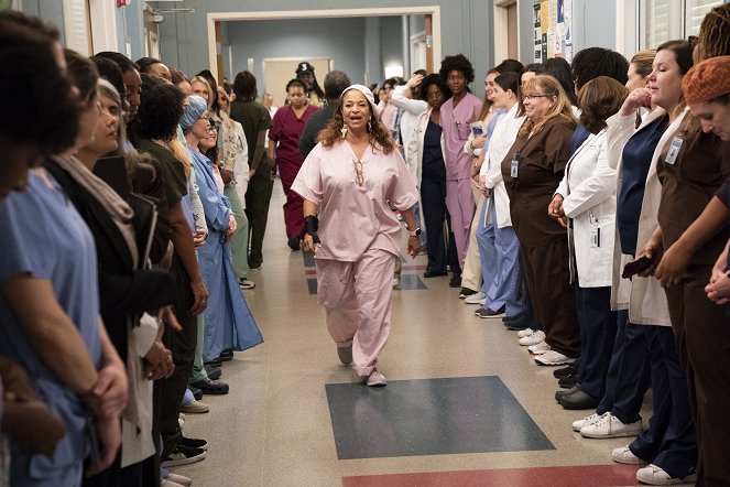 Grey's Anatomy - Silent All These Years - Making of - Debbie Allen