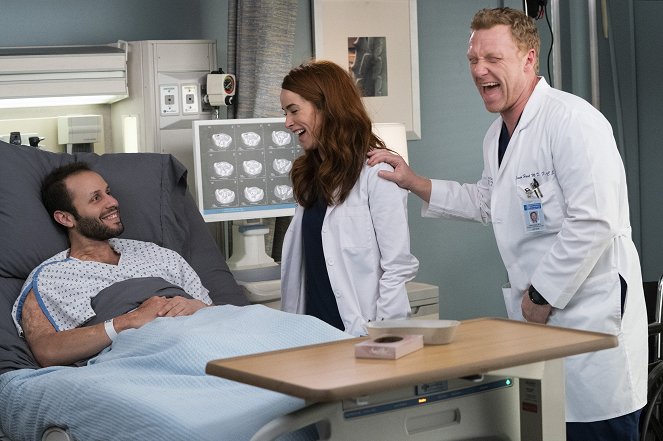 Grey's Anatomy - The Whole Package - Photos - Sommer Carbuccia, Abigail Spencer, Kevin McKidd