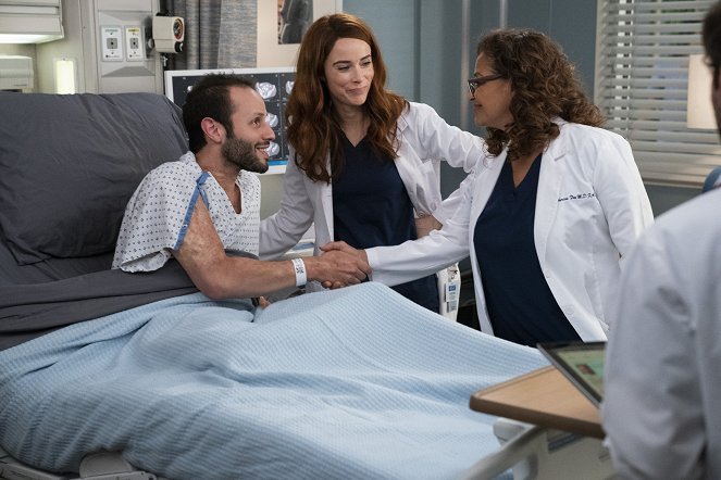 Grey's Anatomy - The Whole Package - Film - Sommer Carbuccia, Abigail Spencer, Debbie Allen