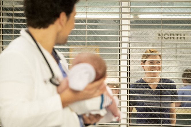 Grey's Anatomy - Die jungen Ärzte - Hals über Kopf - Filmfotos - Ellen Pompeo
