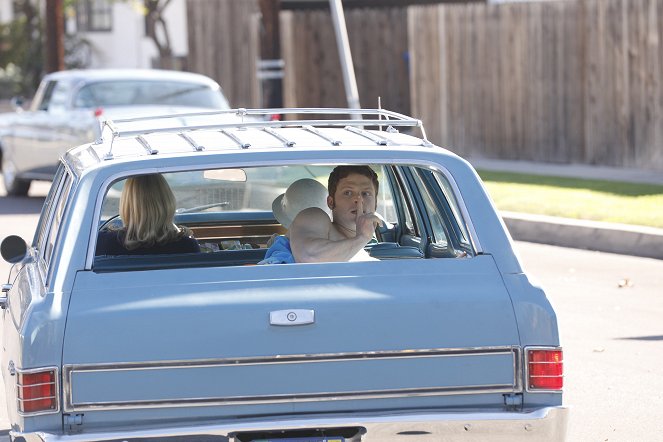 The Kids Are Alright - Peggy Drives Away - Photos