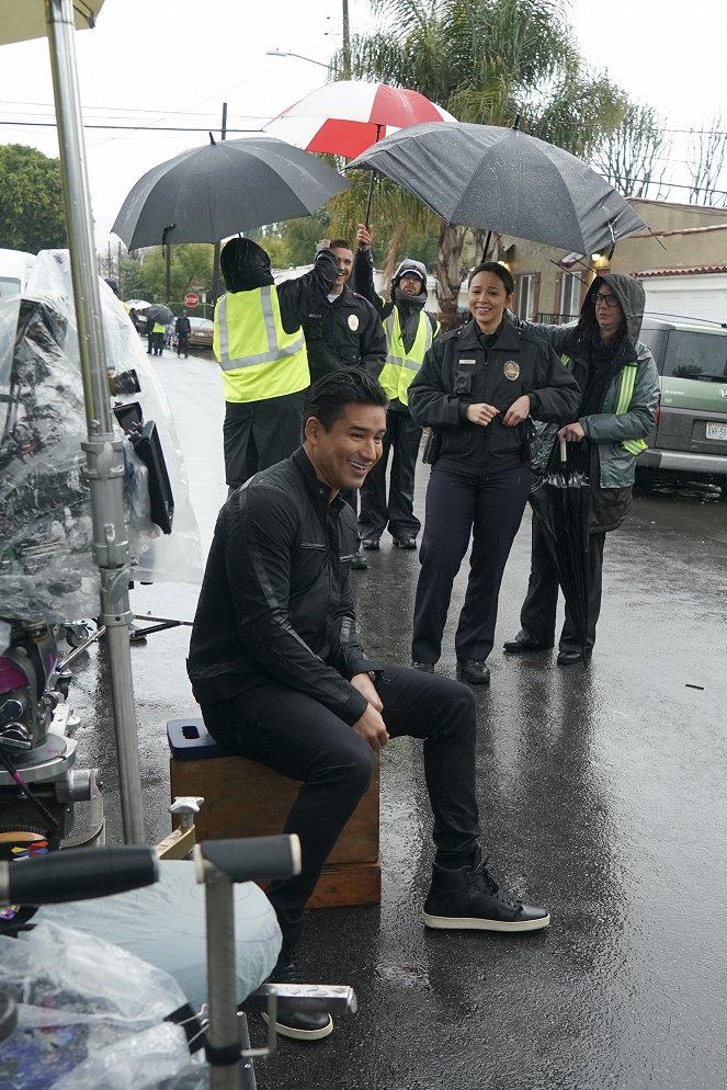 The Rookie - Greenlight - Making of - Mario Lopez, Melissa O'Neil