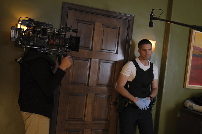 The Rookie - Contamination - Tournage - Eric Winter
