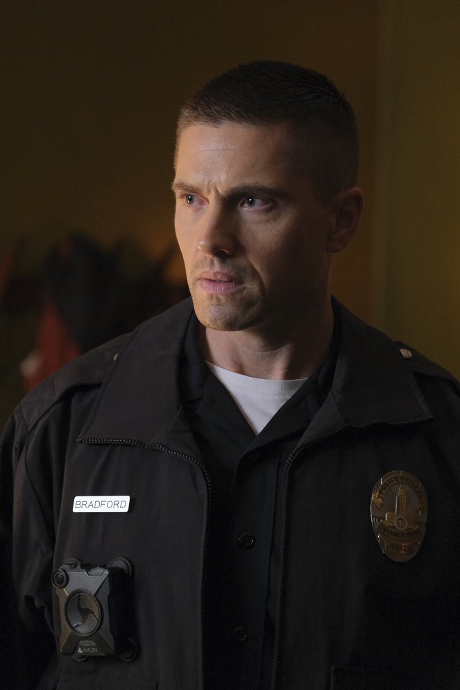 The Rookie - Free Fall - Photos - Eric Winter