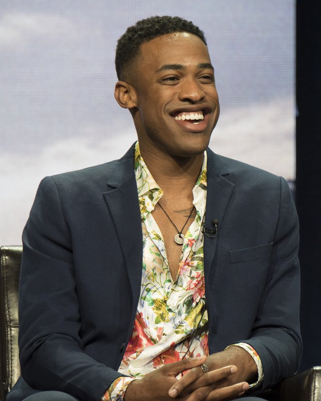 Zelenáč - Z akcií - The cast and producers of ABC’s “The Rookie” at the Disney | ABC Television Summer Press Tour 2018, at The Beverly Hilton in Beverly Hills, California - Titus Makin Jr.