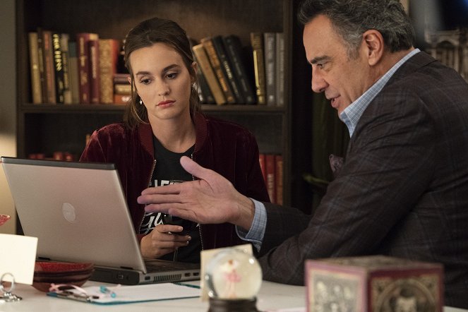 Single Parents - Win a Lunch with KZOP's Will Cooper! - Photos - Leighton Meester, Brad Garrett