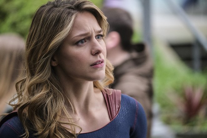 Supergirl - Stand and Deliver - Photos - Melissa Benoist