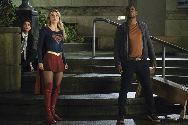Supergirl - Stand and Deliver - Photos - Melissa Benoist, David Harewood