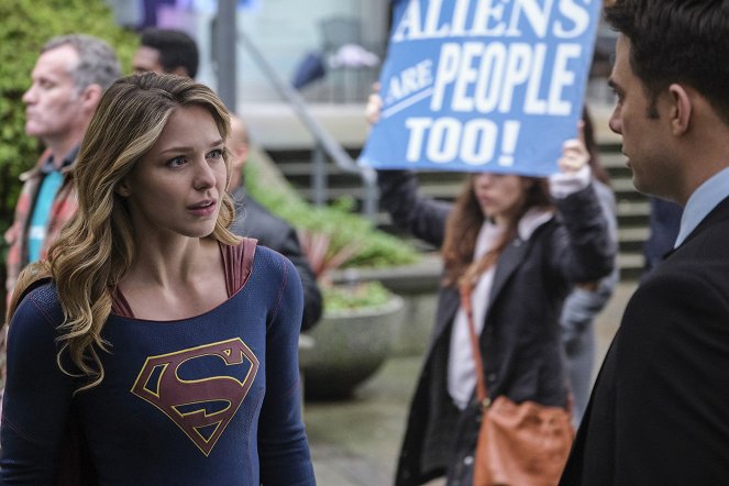 Supergirl - Season 4 - Une main tendue - Film - Melissa Benoist