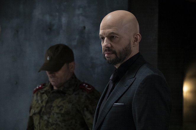 Supergirl - The House of L - Photos - Jon Cryer