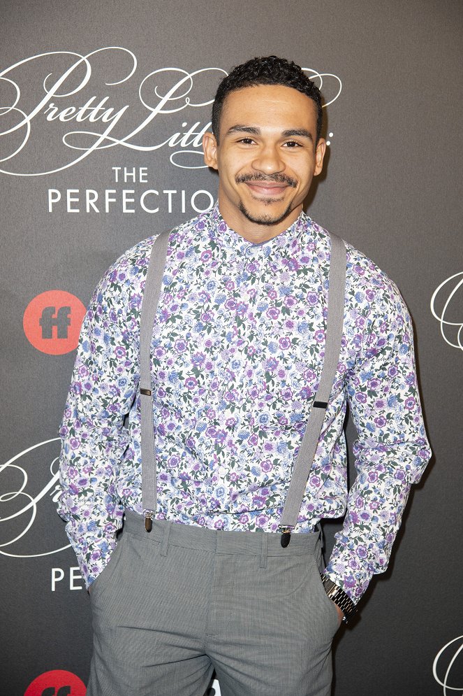 Słodkie kłamstewka: Perfekcjonistki - Z imprez - Cast and crew of Freeform’s new original series “Pretty Little Liars: The Perfectionists” celebrated the series premiere with a screening and immersive event in Hollywood - Noah Gray-Cabey