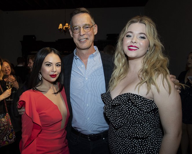 Pretty Little Liars: The Perfectionists - Tapahtumista - Cast and crew of Freeform’s new original series “Pretty Little Liars: The Perfectionists” celebrated the series premiere with a screening and immersive event in Hollywood - Janel Parrish, Sasha Pieterse
