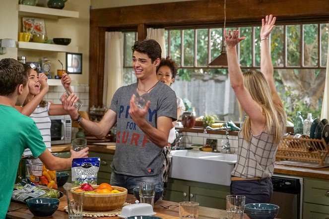 The Fosters - Lucky - Film - Maia Mitchell, Noah Centineo