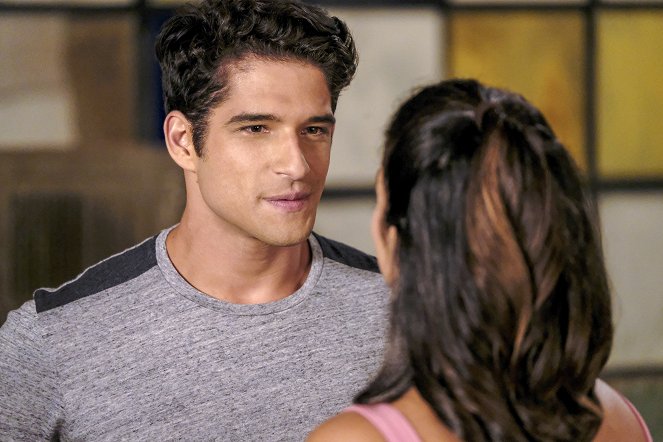 Jane the Virgin - Chapter Sixty-Five - Photos - Tyler Posey