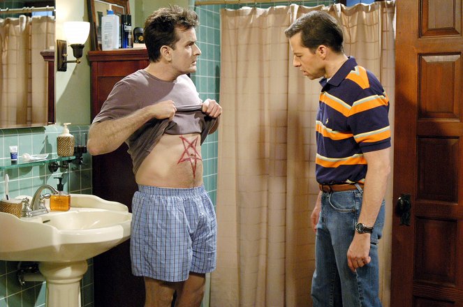 Two and a Half Men - Season 3 - Hi, Mr. Horned One - Photos - Charlie Sheen, Jon Cryer