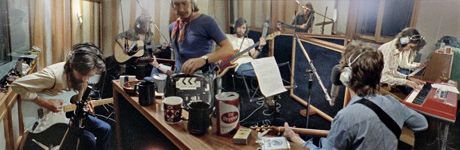 John & Yoko: Above Us Only Sky - Van film - George Harrison, Klaus Voormann
