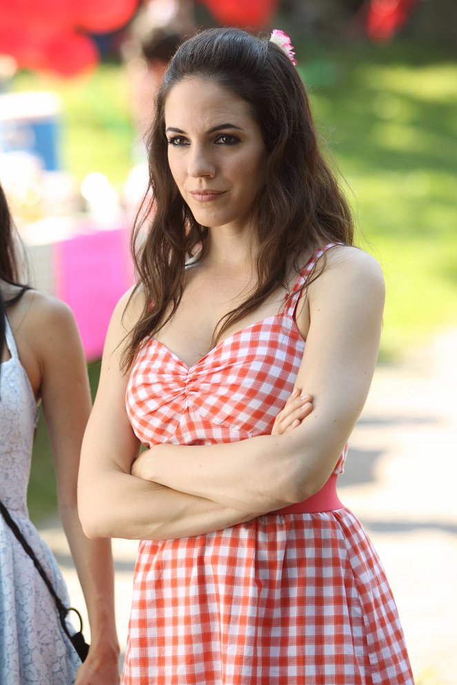 Lost Girl - Season 3 - There's Bo Place Like Home - Photos - Anna Silk