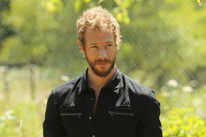 Lost Girl - Delinquents - Film - Kris Holden-Ried