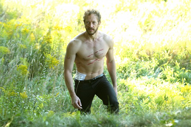 Lost Girl - Those Who Wander - Photos - Kris Holden-Ried