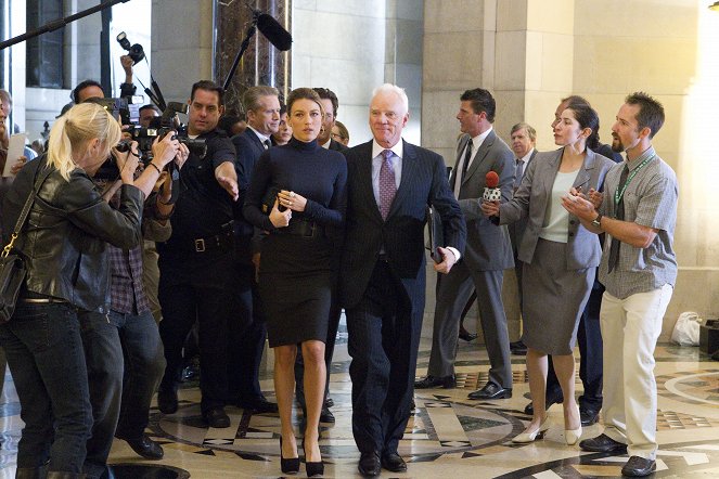 Franklin & Bash - She Came Upstairs to Kill Me - Photos - Malcolm McDowell