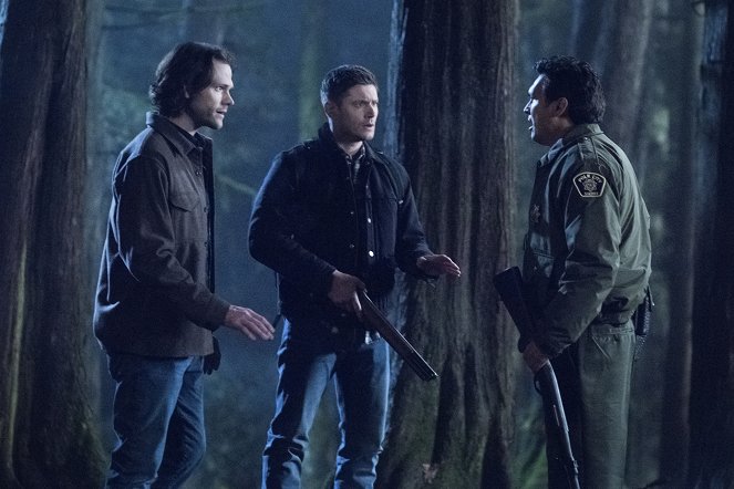 Supernatural - Don't Go In the Woods - Van film - Jared Padalecki, Jensen Ackles