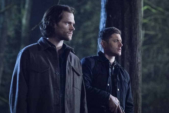 Supernatural - Season 14 - Nicht in den Wald gehen - Filmfotos - Jared Padalecki, Jensen Ackles